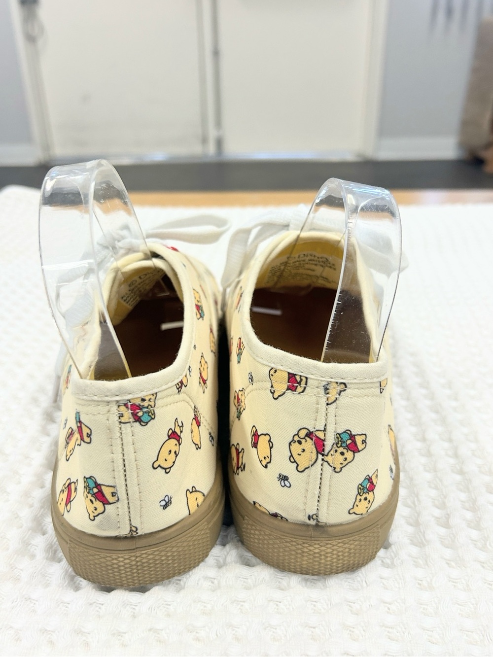 Disney 75th ANNIVERSARY Commemorative Winnie the Pooh Canvas Sneakers. Size 9 - Picture 4 of 6